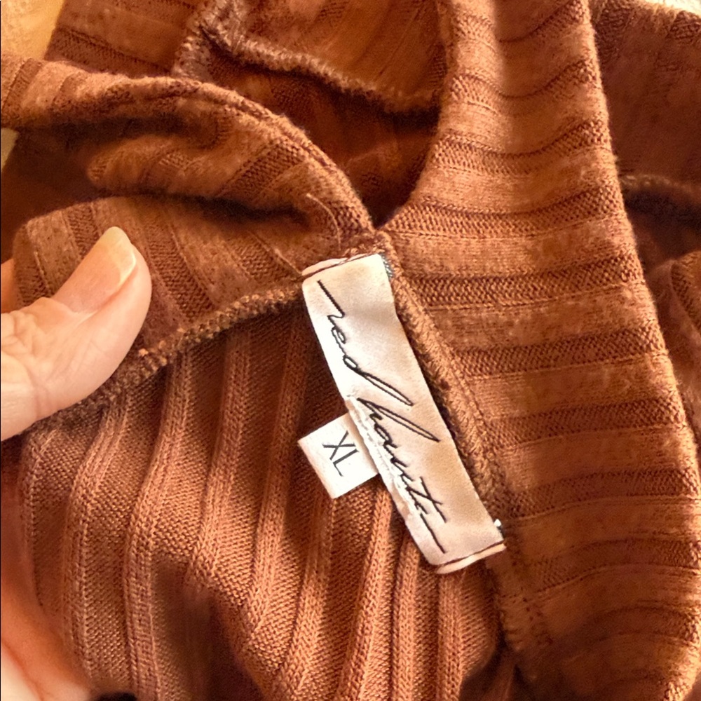 Red Haute Brown Ribbed Tank Top - Picture 3 of 4